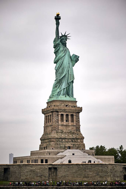 A low angle shot of the amazing Statue of Liberty in New York, USA - Foto, imagen
