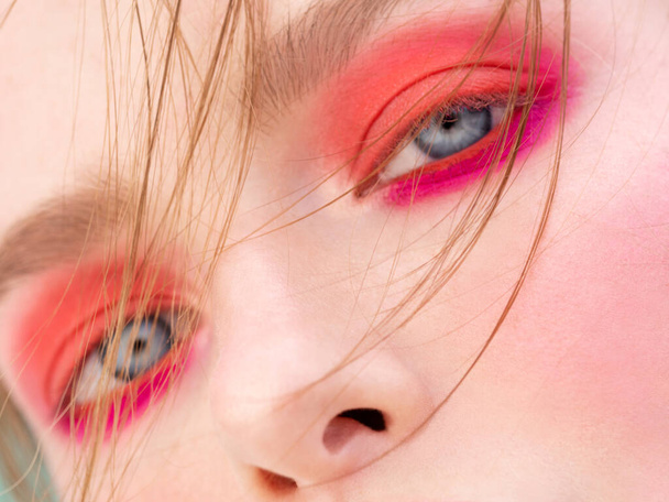 Portrait of glamour girl with bright makeup. - Photo, Image