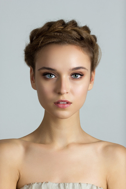 Close-up portrait of young beautiful woman with perfect healthy - Foto, afbeelding