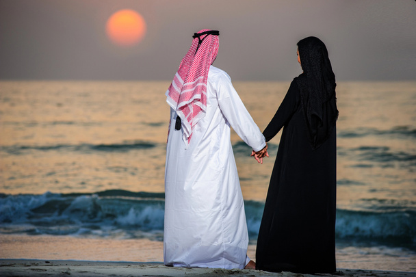 πορτρέτο του αραβικού ντυμένος yang ζευγάρι - Φωτογραφία, εικόνα