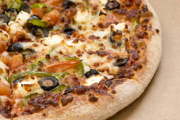 Gorące domowe Pepperoni Pizza gotowa do jedzenia - Zdjęcie, obraz