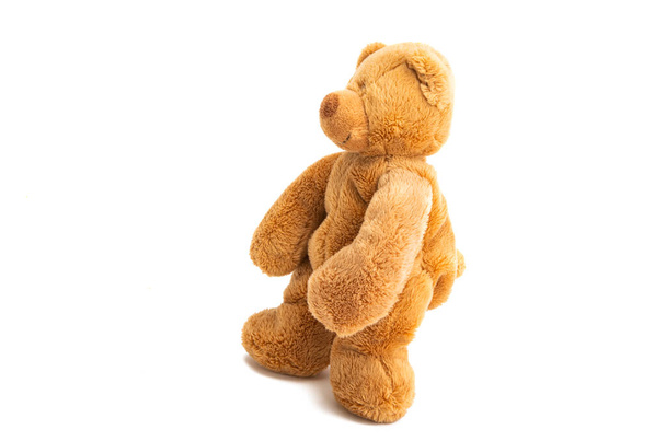 мягкая игрушка плюшевый медведь изолирован на белом фоне - Фото, изображение
