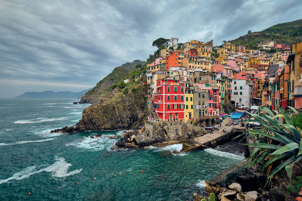 Riomaggiore village, Cinque Terre, Liguria, Italia
 - Foto, Imagen