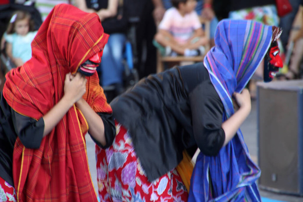 Indonéz néptánc egy utcai fesztiválon - Fotó, kép