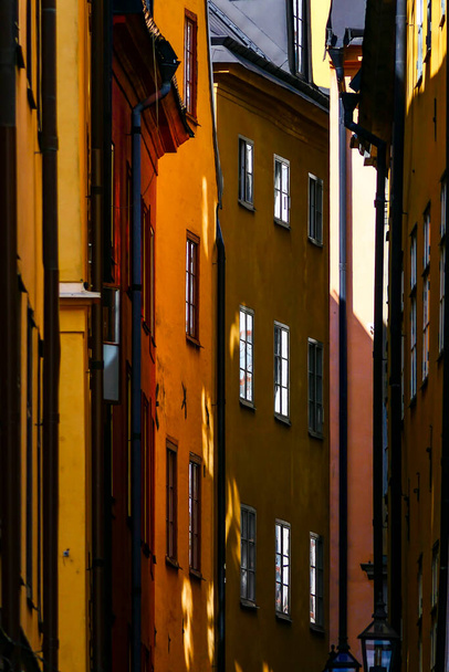 Sztokholm, Szwecja Dom i okna na Yxsmedsgrand na Starym Mieście lub Gamla Stan - Zdjęcie, obraz