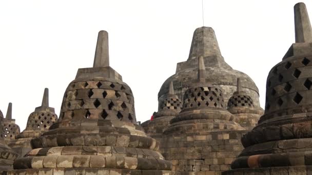 Pan a Borobudurból egy 9. századi Mahayana Buddhista Templom Magelangban, Közép-Jáván, Indonéziában - Felvétel, videó