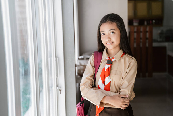 beautiful indonesian junior high school student - Foto, imagen
