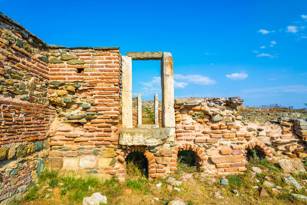 Ρωμαϊκά ερείπια της ακρόπολης Histria στην κοινότητα Istria, Dobrogea ορόσημο, Ρουμανία - Φωτογραφία, εικόνα