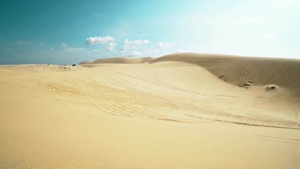 Bau Trang dune di sabbia, deserto sub-Sahara nella provincia di Binh Thuan - Filmati, video