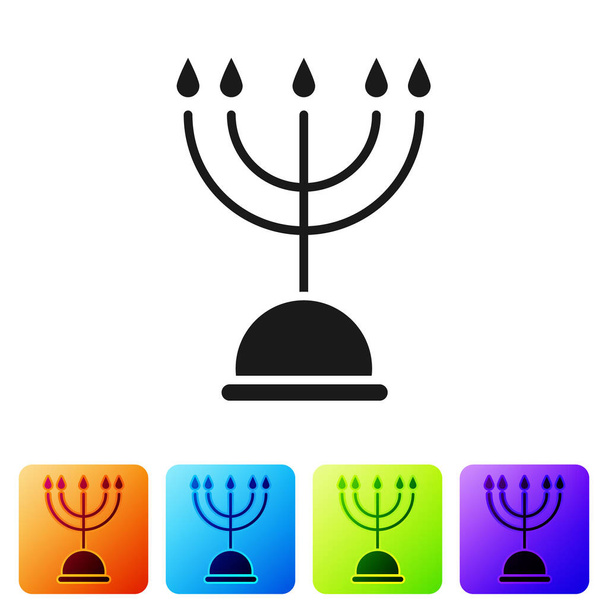 Icona Black Hanukkah menorah isolata su sfondo bianco. Hanukkah simbolo tradizionale. Religione festiva, festa ebraica delle Luci. Imposta le icone nei pulsanti quadrati a colori. Illustrazione vettoriale. - Vettoriali, immagini
