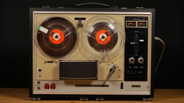 Studio laukaus vanha Vintage Reel Reel kaperecorder musiikin soittaminen - Materiaali, video