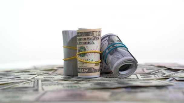 Rollo de billetes de dólar en blanco
 - Metraje, vídeo