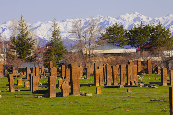 Cimetière Seljuk d'Ahlat, les pierres tombales des notables islamiques médiévaux. - Photo, image