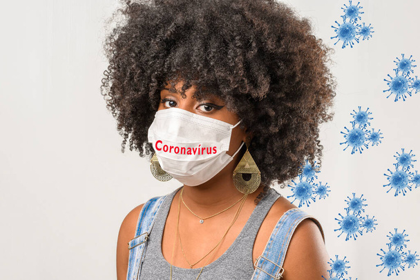 młoda dziewczyna w masce ochronnej w pandemii wirusa korony, covid-19 - Zdjęcie, obraz