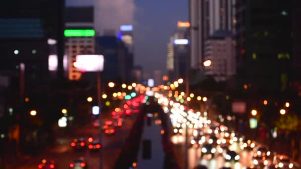 Bokeh abstracte wazig achtergrond feestelijk verkeer rode lichten auto op de weg sprankelende cirkelvormige animatie 3D. Achtergrond met fonkelende heldere vorm knipperende lichten in de moderne stad - Video