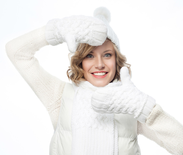 Smiling woman in warm clothing - Fotoğraf, Görsel