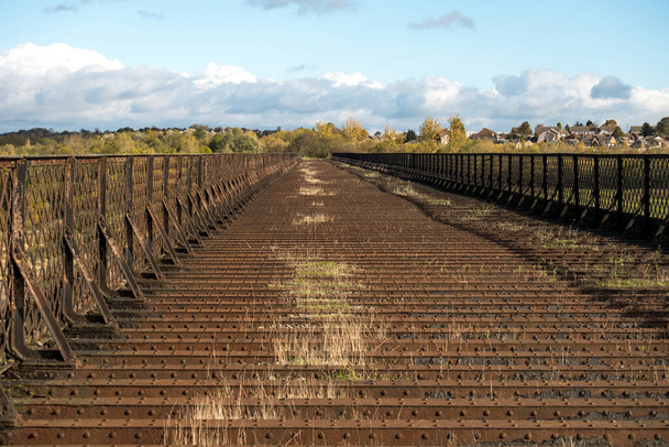 Bennerley viadukt, kovácsoltvas-viktoriánus kori vasúti híd az Erewash völgyben Ilkeston közelében, Derbyshire, Egyesült Királyság - Fotó, kép