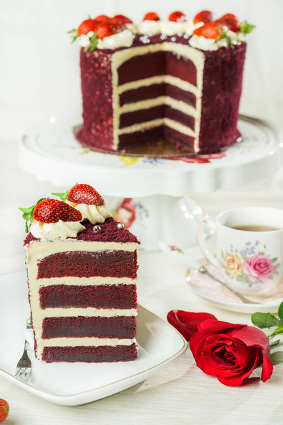 Red Velvet Cake slice - Foto, afbeelding