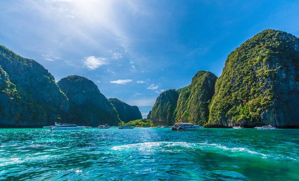 Bahía Maya en la isla Phi Phi Leh, Tailandia
 - Foto, Imagen