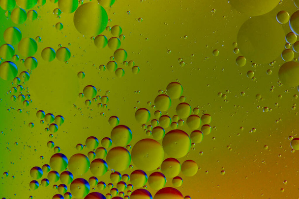 Close up view of the water bubble background  Using macro  technique. - Foto, Imagen
