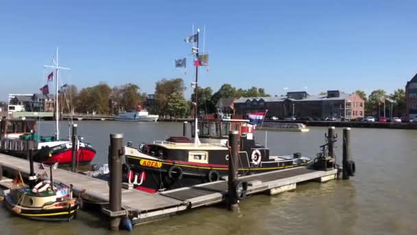 Museum harbor (Museumshafen) in Leer Germania - Filmati, video