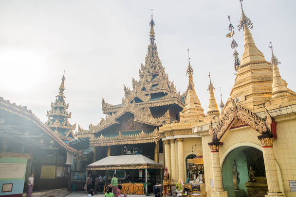 Myanmar. Yangon. Sule Pagoda - Fotoğraf, Görsel