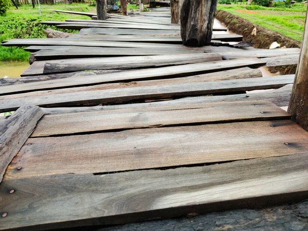 close-up Sentiero pedonale in legno senza regolamenti, Thailandia. - Foto, immagini