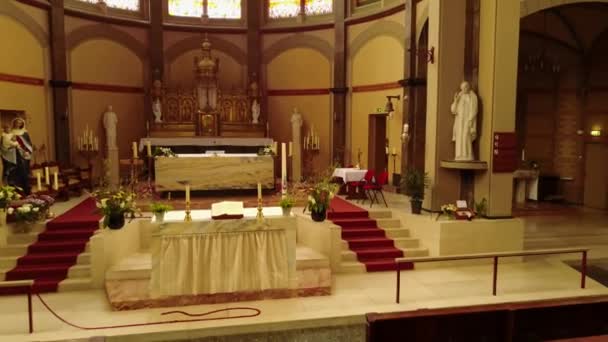 кадры красивой католической церкви Кёпелкерк с органом в Хорне, Нидерланды - Кадры, видео