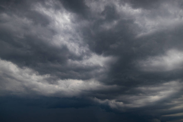 темно-синій сірий фон неба штормовий
 - Фото, зображення
