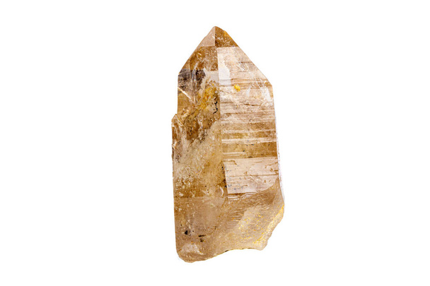 Macro pedra mineral quartzo fumegante em um fundo branco de perto
 - Foto, Imagem