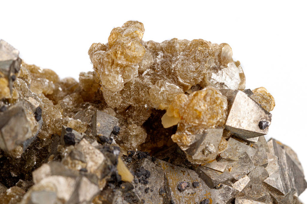macro pedra mineral Arsenopyrite em um fundo branco close-up
 - Foto, Imagem
