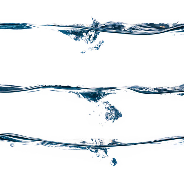 白を基調とした水と波の抽象的な水の集まり - 写真・画像