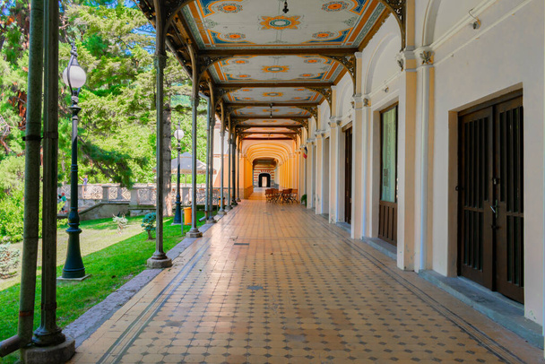 Old pedestrian corridor corridor in Herculane, Romania - Photo, Image