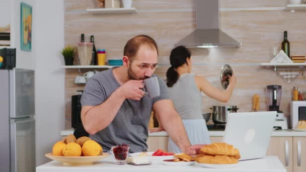 Good news at breakfast in the morning - Кадри, відео