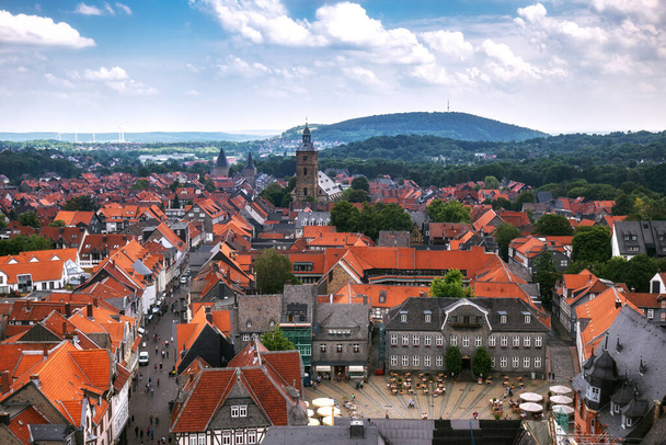 Vue aérienne de la vieille ville pittoresque de Goslar dans le Harz, Basse-Saxe, Allemagne - Photo, image