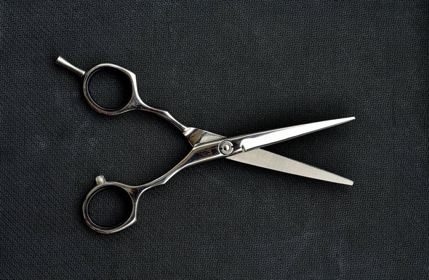 Kovové nůžky s černým pozadím - Fotografie, Obrázek