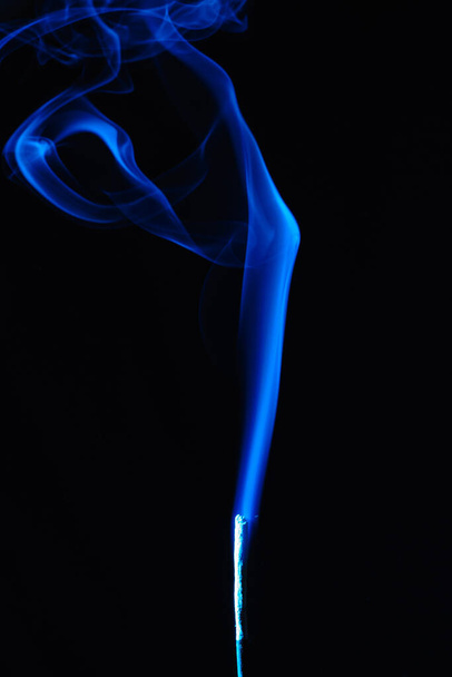 blue smoke incense stick on black background - Φωτογραφία, εικόνα