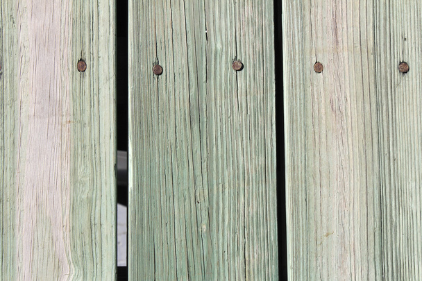 緑と茶色の木の板の通路 - 写真・画像