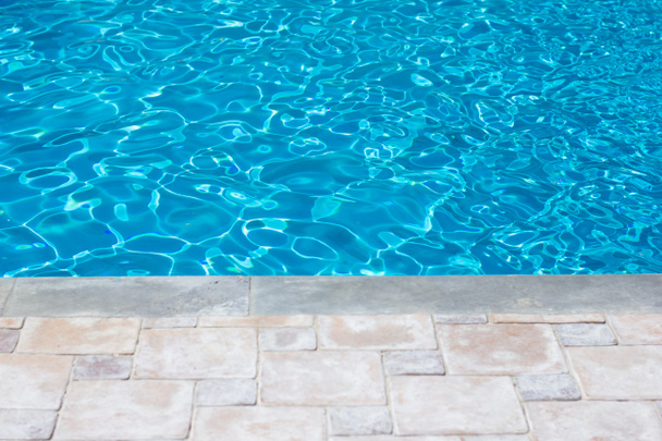 agua de la piscina, fondo de la piscina, fondo de agua azul
 - Foto, imagen