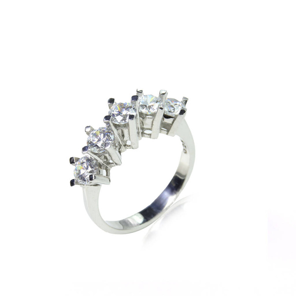 diamant ženské prsten na bílém pozadí - Fotografie, Obrázek