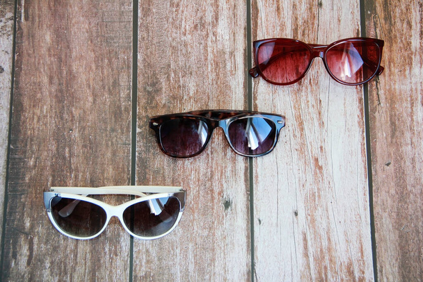 lunettes de soleil avec montures multicolores - Photo, image
