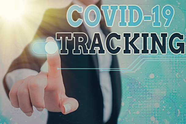 Fogalmi kézírás, amely Covid 19 Tracking-et mutatja. Üzleti fotó bemutatása Megkülönböztető folyamat a lehetséges fertőzött egyének Grafikus lakat web adatbiztonsági alkalmazás rendszer. - Fotó, kép