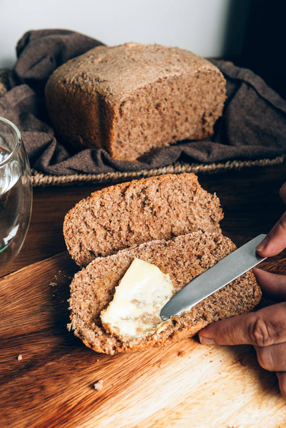 Sliced wholemeal bread, made at home - Foto, Imagem