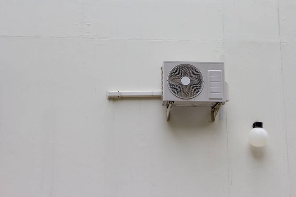 Duvarda hava kompresörü - Fotoğraf, Görsel