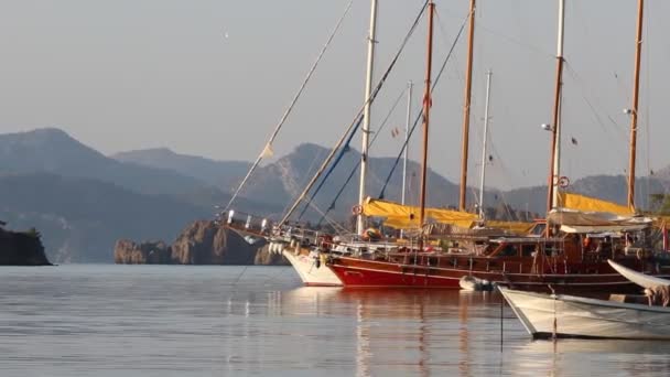 Güneşli bir günde Yunanistan 'da yelkenli teknesinden görüntüler - Video, Çekim