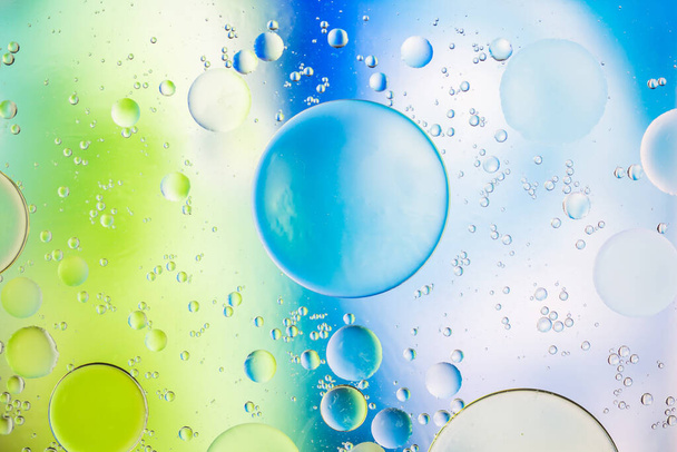 Imagem artística pastel colorido de gota de óleo na água para moderno e design de criação de fundo. - Foto, Imagem
