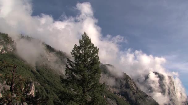 Inclinación de las nubes al paisaje
 - Imágenes, Vídeo