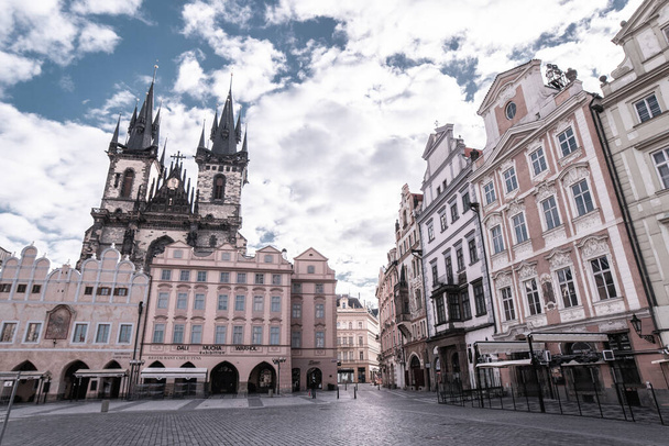 Piazza della Città Vecchia con Chiesa di Tyn. Veduta di Praga. Dettaglio della Praga nella Città Vecchia. Repubblica ceca . - Foto, immagini