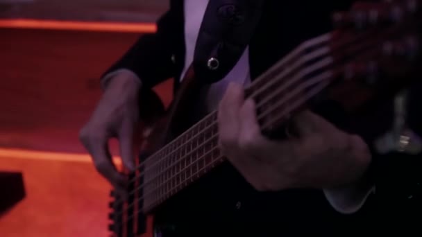 male hands play electric guitar - Felvétel, videó
