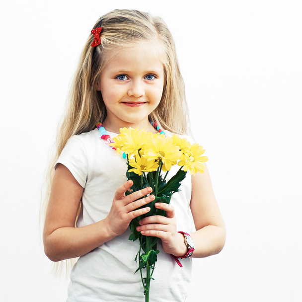 Girl with flowers - Zdjęcie, obraz